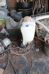 lot 294 image: Backpack sprayer