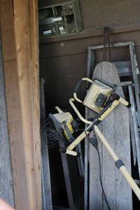 lot 298 image: work lights on stand vintage ladder and ironing board