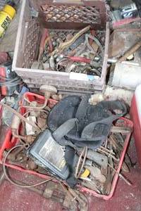 lot 211 image: Tools Oil Filter Wrenches, Knee Pads,