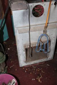 lot 226 image: Home made blower puts out the air flow. air handler blower on wheels
