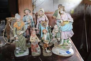 lot 239 image: Hand Painted Figurines Homco and Ardalt Marked