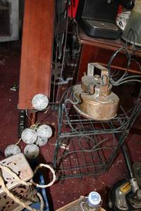 lot 254 image: Vintage Copper Tea Pot, Decorative Wire Shelf, Western Style Shelf, Metal Boat Shelf