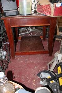 lot 261 image: End Table  27W x 22D x 22H