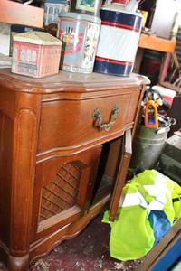 lot 259 image: Vintage End Table 25W x 17D x 27H