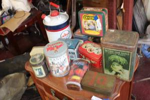 lot 258 image: Collection of Vintage Tins
