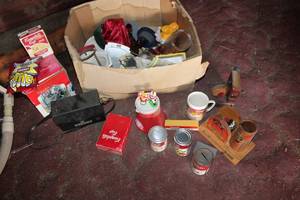 lot 73 image: Campbells Soup Lot, see pictures COLLECTIBLE PURPOSES ONLY, ANY FOOD NOT FOR CONSUMPTION