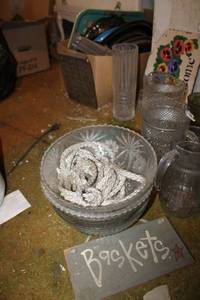 lot 89 image: Glass pitchers, bowls, and large vintage tray collection