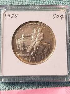 lot 3 image: 1925 Stone Mountain memorial half dollar