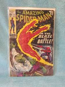 lot 17 image: Amazing Spider-Man - Marvel Comic #77 - 15cent comic