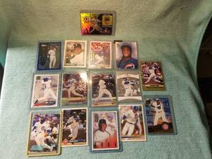 lot 91 image: Selection of Sammy Sosa baseball cards