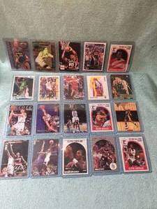 lot 185 image: Selection of Basketball cards