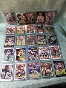 lot 219 image: Selection of Dallas Cowboys football cards