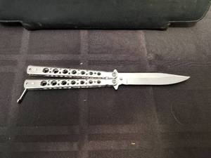 lot 118 image: Butterfly knife - new in package