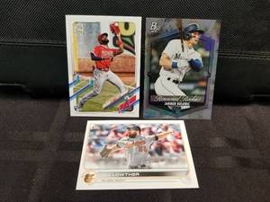 lot 232 image: Selection of 2021 Topps, 2022 Topps, and 2022 Bowman baseball cards