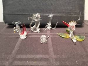 lot 233 image: Selection of glass mini figurines