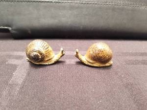 lot 241 image: Selection of 2 vintage snails - made Japan