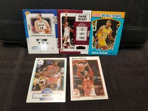lot 271 image: Selection of 1990 Fleer, 1991 NBA Hoops, and 2021-22 Contenders basketball cards