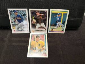 lot 273 image: Selection of 2022 Topps and 991 Bowman baseball cards