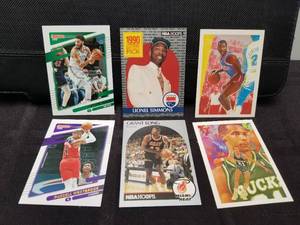 lot 279 image: Selection of 1990 NBA Hoops and 2021-22 Donruss basketball cards