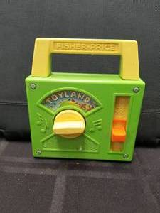 lot 280 image: Vintage Fisher-Price toy radio - works