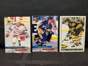 lot 287 image: Selection of 1993-94 Fleer Ultra hockey cards