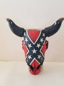 lot 132 image: Confederate themed steer head vase