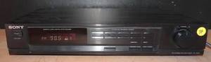 lot 34 image: Vintage Sony 1990s St-jx401 Digital Am FM Stereo Tuner - POWER TESTED GOOD