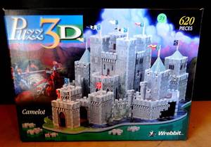 lot 39 image: Milton Bradley Puzz-3D Camelot Castle 620 piece Jigsaw Puzzle