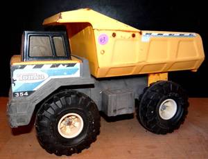 lot 43 image: CLASSIC Tonka #354 Mighty Dump Truck - VG CONDITION