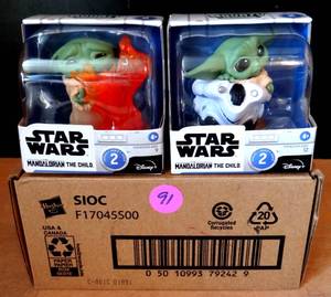 lot 91 image: Star Wars The Mandalorian Series 2 Collection The Child Baby Yoda Figures #9 & #12 - NEWSEALED