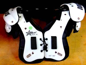 lot 97 image: Douglas Protective Equipment JP34 XL Youth Football Shoulder Pads
