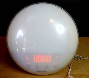 lot 109 image: BIG $ ITEM - Philips HF3520 Wake-up Light & FM Radio - TESTEDWORKS