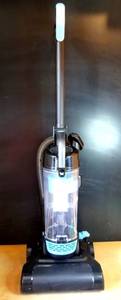 lot 128 image: BLACKDECKER Lightweight Compact Upright Vacuum - BDLCE102 - TESTEDWORKS
