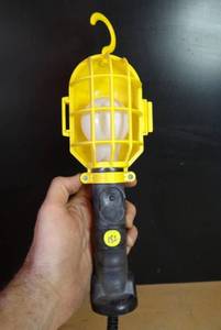 lot 182 image: Bayco BA-406 Incandescent Work Light with Non-Metallic Guard, 6 - TESTEDWORKS