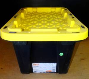 lot 219 image: HDX 12 GALLON TOUGH TOTE (NEEDS TO BE WASHED OUT)