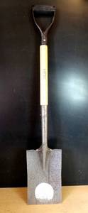 lot 232 image: HDX D HANDLE GARDEN SPADE