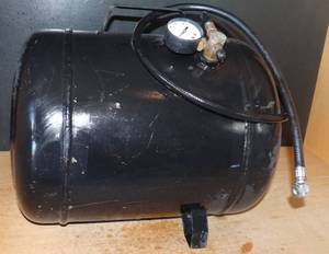lot 310 image: LARGE AIR TANK WITH GUAGE AND VALVE - GREAT CONDITION