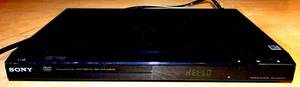 lot 314 image: Sony Compact Dvp-sr200p DVPSR200P Progressive Scan DVD Player - GOOD WORKING UNIT
