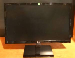 lot 338 image: 23 LG Flatron E2360V PN Monitor