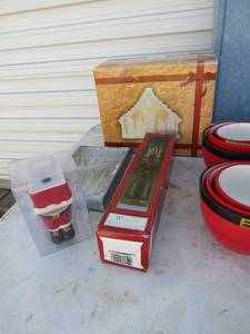 lot 56 image: 2 sets of 3 Santa bowls, New Natilutz night santa S&P shakers and new glass ice
