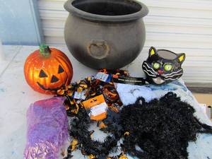 lot 71 image: Halloween lot- pumpkin, witches cauldron, garland, black cat spider web