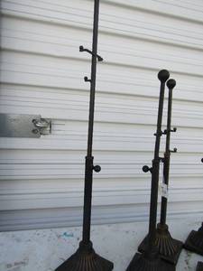 lot 81 image: Bronze towel racks x4 18 and 25