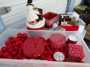 lot 85 image: Christmas lot- gift boxes x 5, glass tree, piano playing snowman, santa hat box, red tree bulbs and 2 tins
