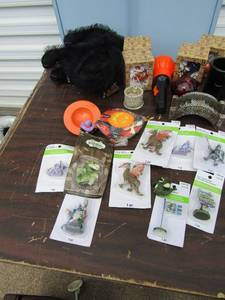lot 129 image: Tiny treasures- Halloween