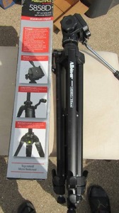 lot 131 image: Albinor and Platinum camera tripod 58 tall one new 1used
