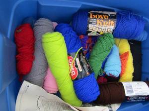 lot 150 image: Tote of yarn most is new