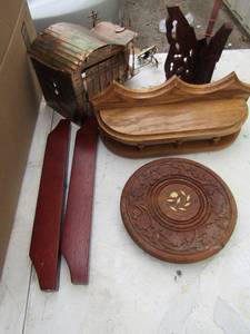 lot 184 image: wood plate stand, pot holder wall  Metal house