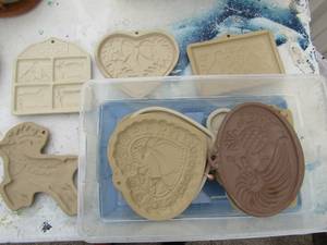 lot 185 image: 13 Brown bag cookie art 1992 Hill design