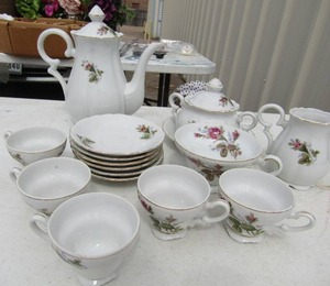 lot 194 image: M mini tea pot set pink rose design - 6 tea cups and saucers, creamersugar, and teapot