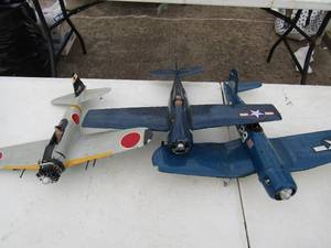 lot 201 image: 3 NAVY GI-#29-105 model airplanes